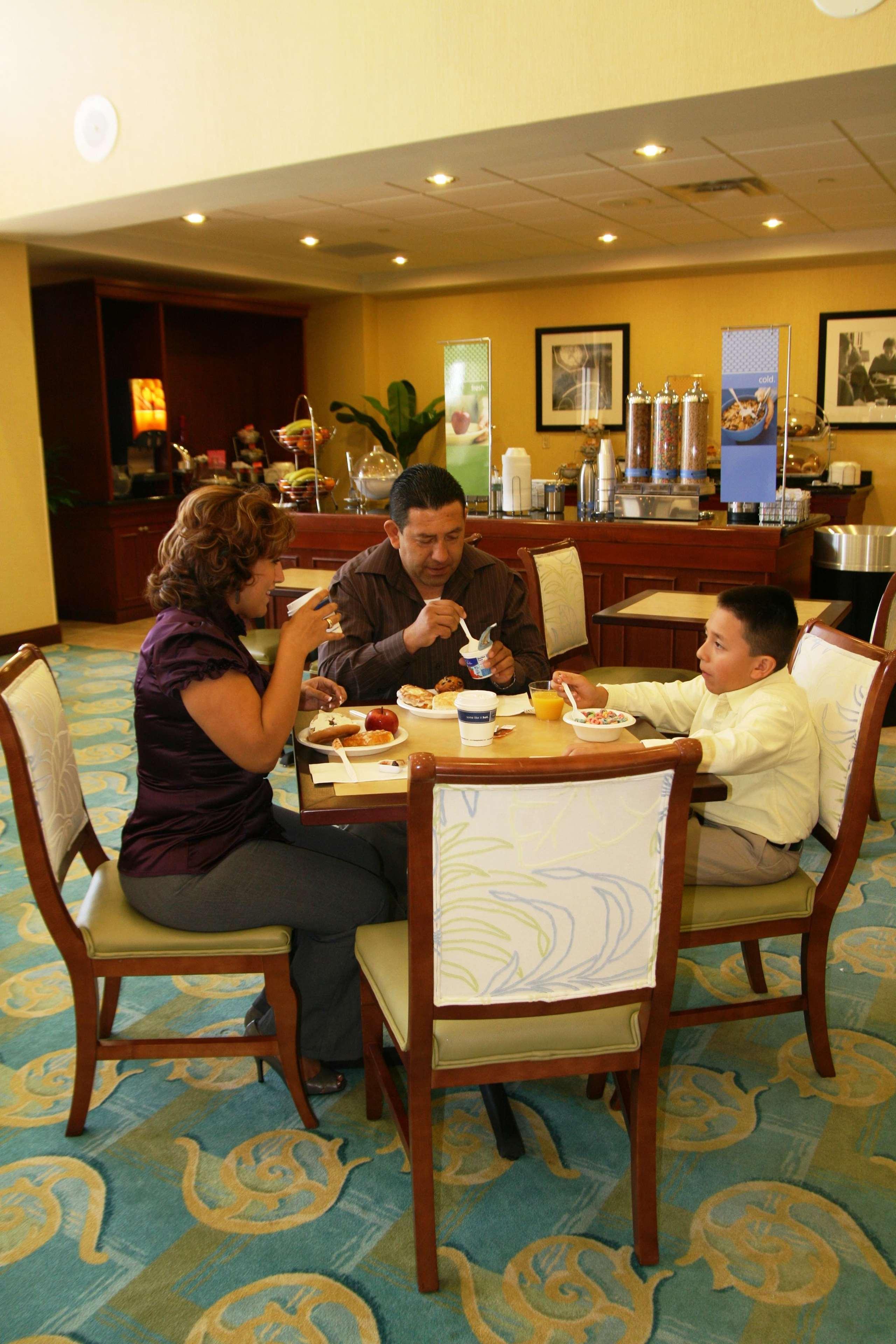 Hampton Inn & Suites Fort Myers-Colonial Boulevard Restaurace fotografie