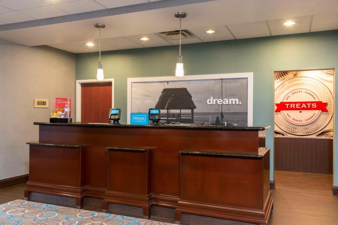 Hampton Inn & Suites Fort Myers-Colonial Boulevard Exteriér fotografie