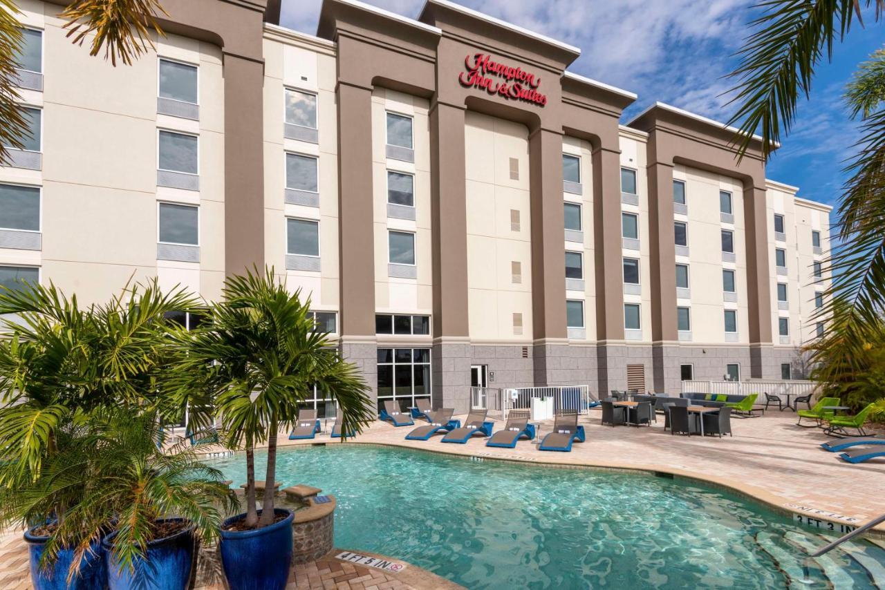 Hampton Inn & Suites Fort Myers-Colonial Boulevard Exteriér fotografie